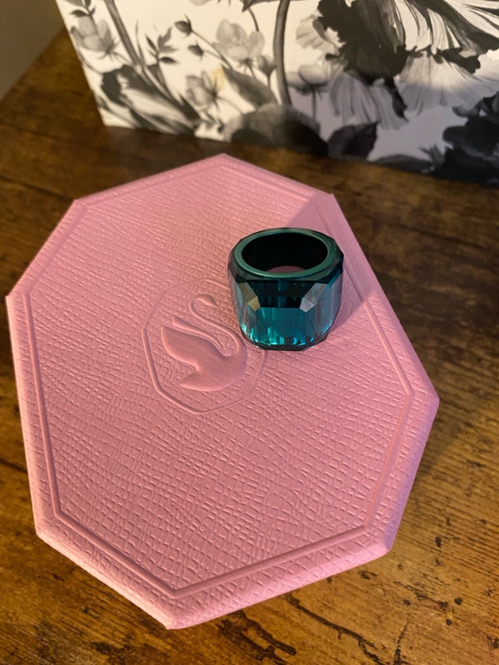 New in Box Teal Green Faceted Resin Statement Ring